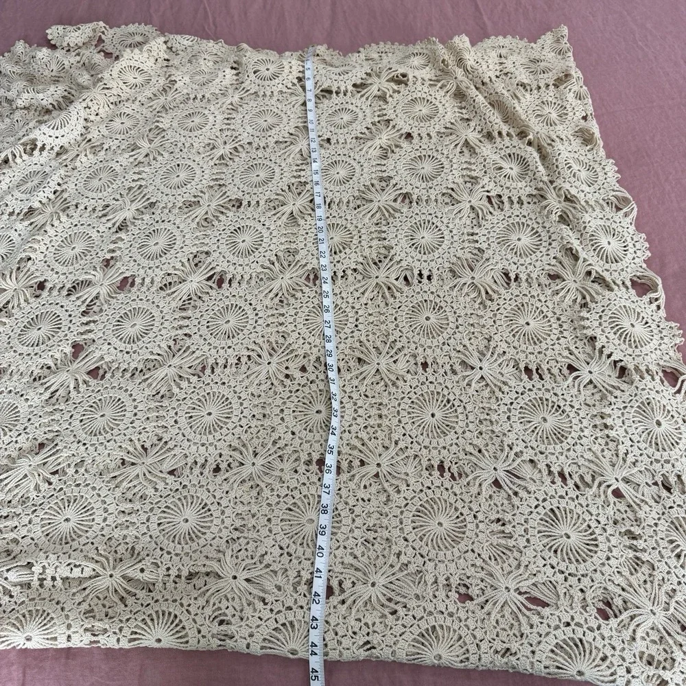 Hand Crocheted‎ Lace Bedspread Queen Neutral Scallop Blanket Vtg Handmade Beige